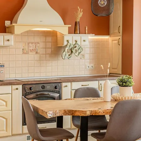Mall Of - Urbanlux Nidus 2bdr Free Parking Appartement